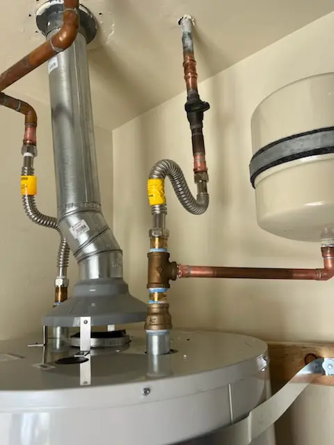 Water heater installation and plumbing repair in Ravenwood